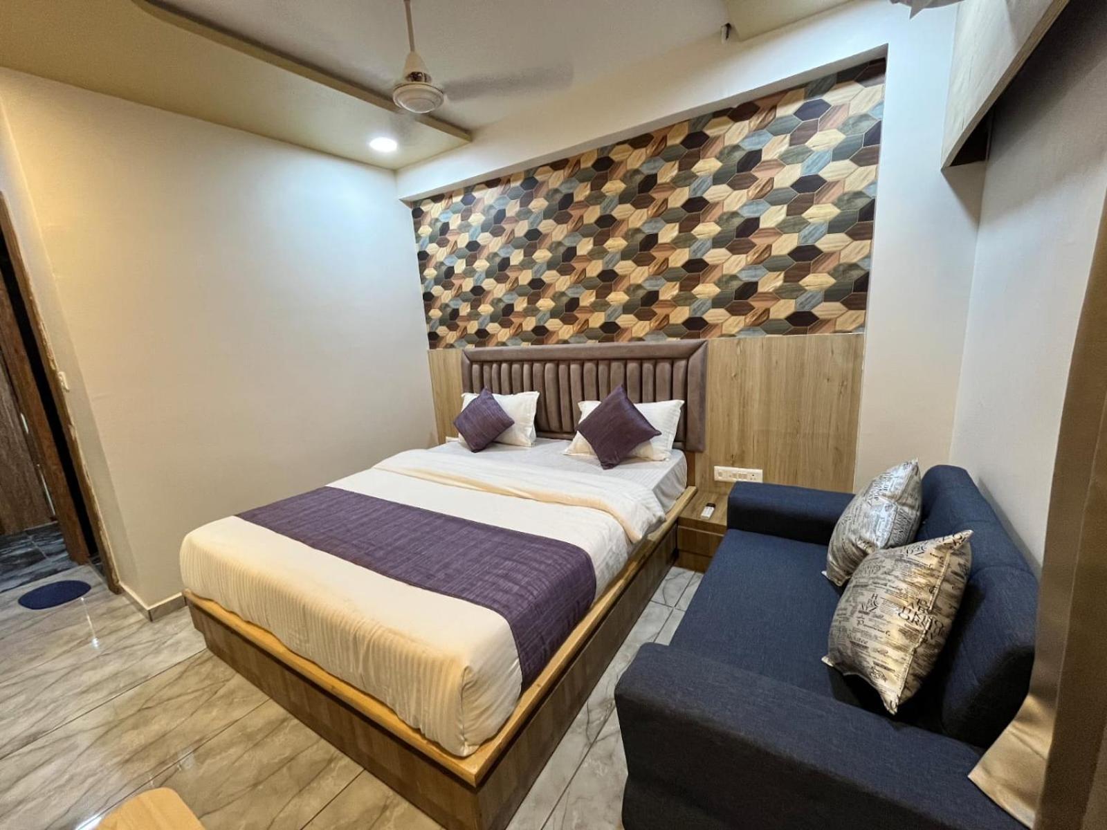 Hotel Alpine Ahmedabad Exterior photo