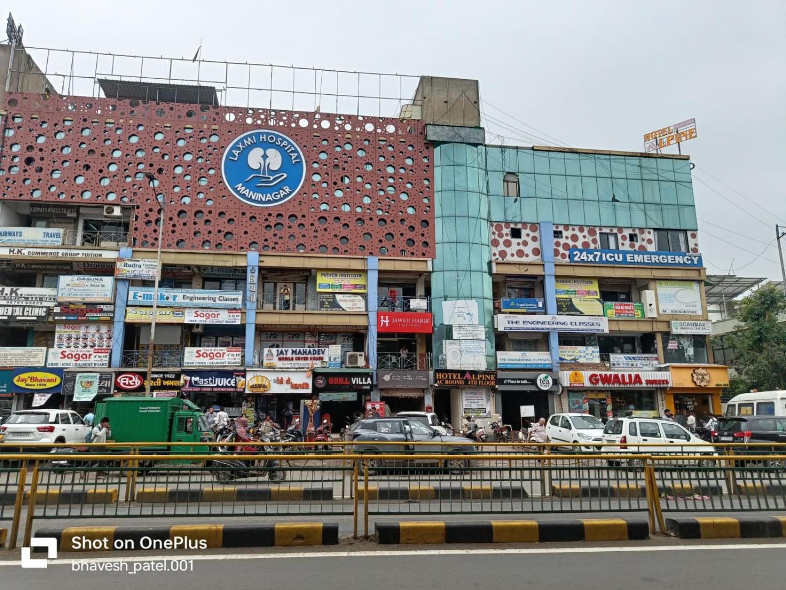 Hotel Alpine Ahmedabad Exterior photo